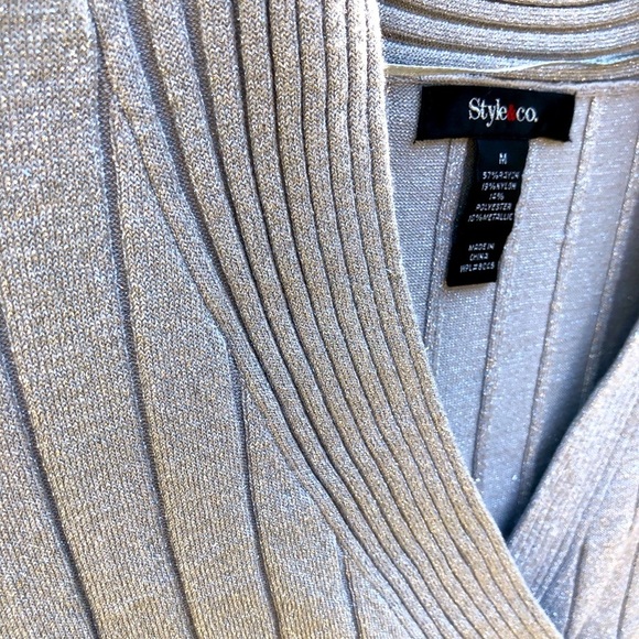 Silver Glitter V-Neck Top NWOT - Picture 2 of 4